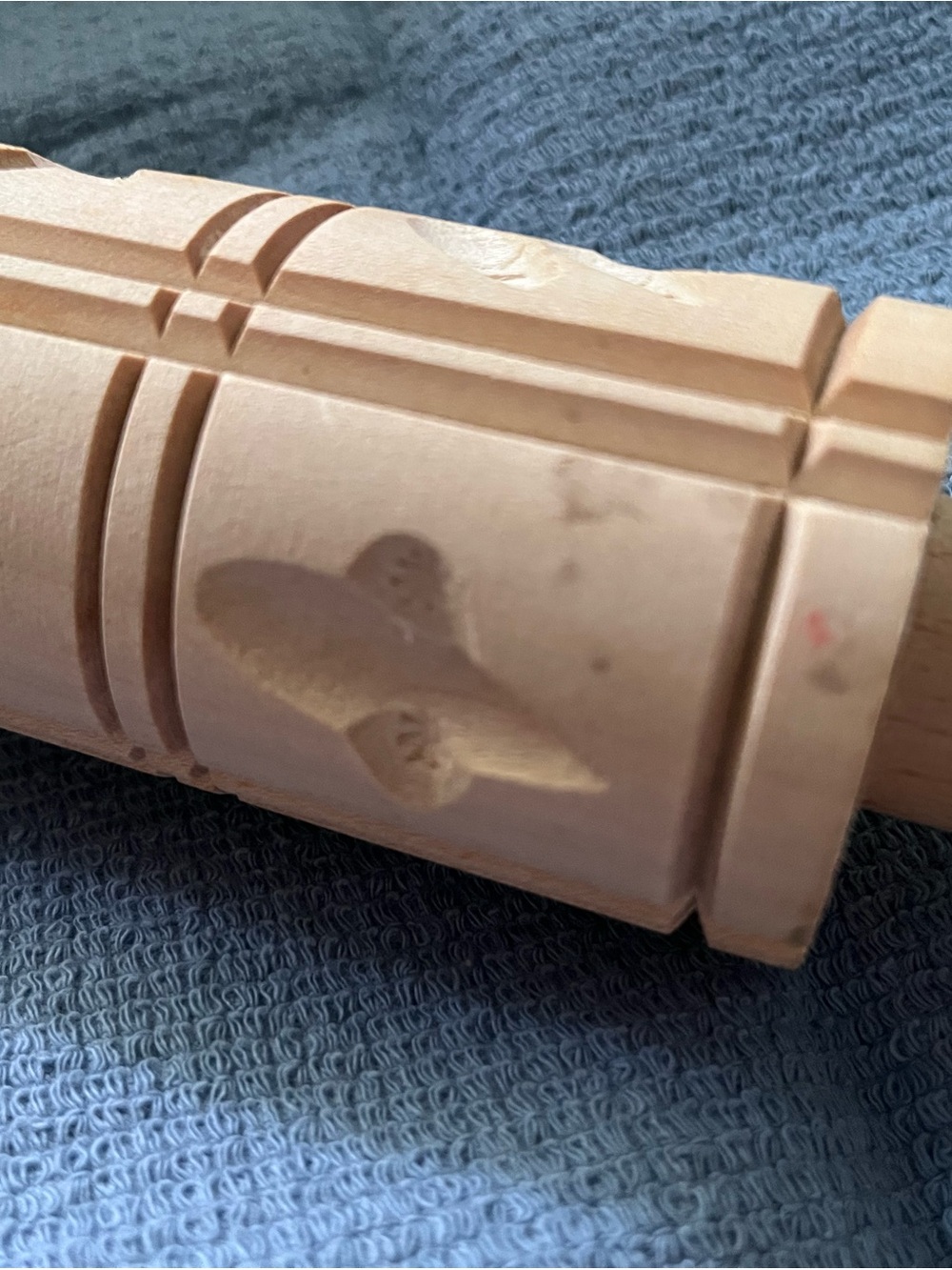 Wooden Embossed Rolling Pin for Cookie Patterns - Natural - Picture 11 of 12